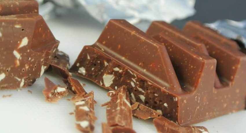 Comer chocolate